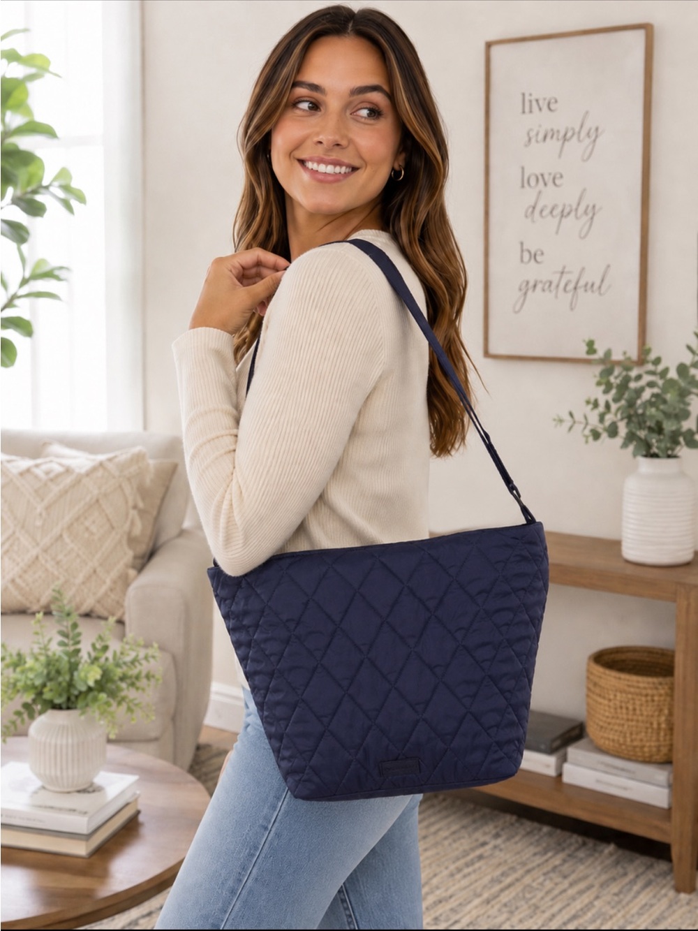 Vera Bradley EUC Ultralight Hobo Shoulder Bag Scroll Navy Quilted Nylon Zip Tote